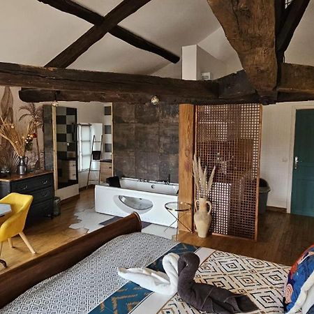 Suite Penthouse Romantique, Confolens, Charente エクステリア 写真