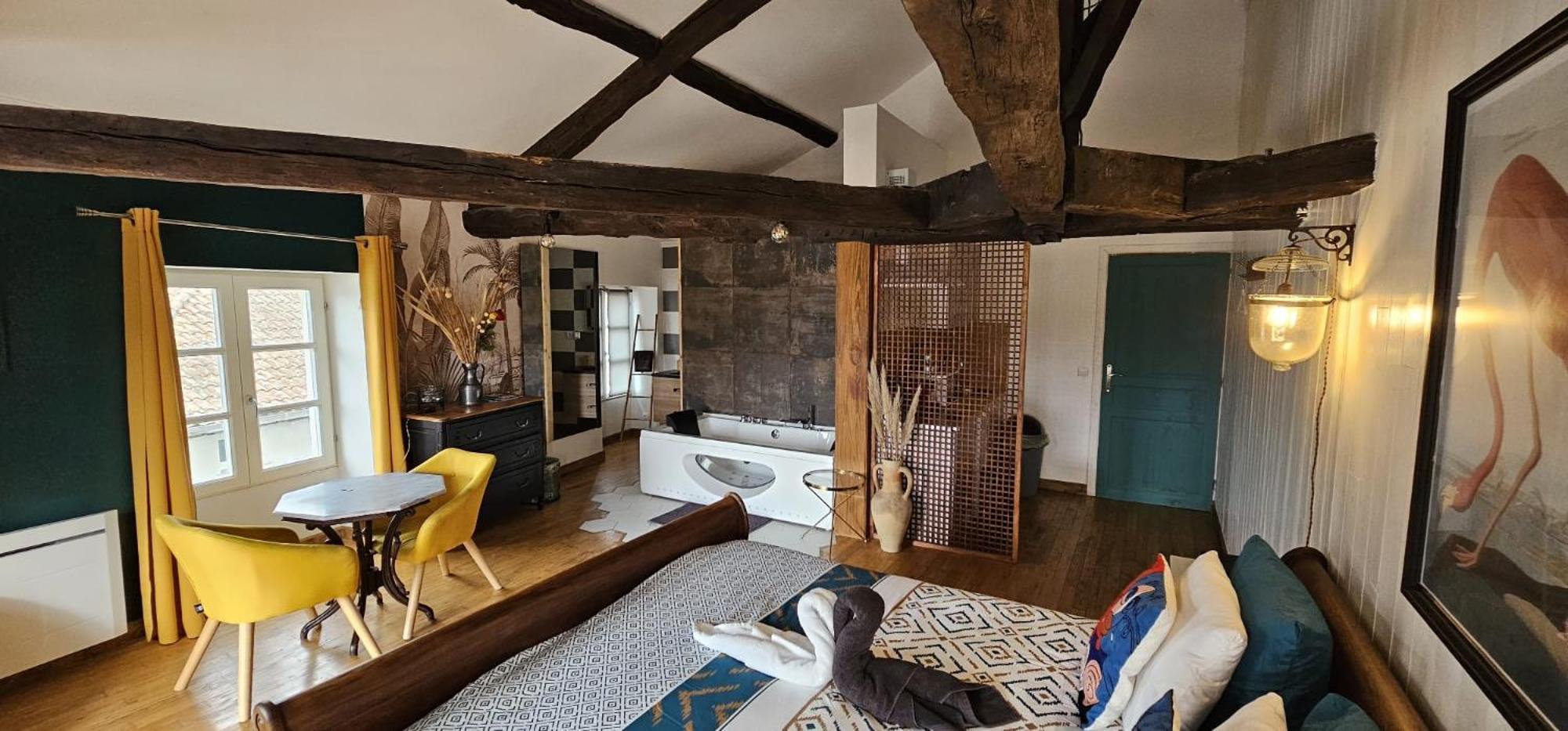 Suite Penthouse Romantique, Confolens, Charente エクステリア 写真